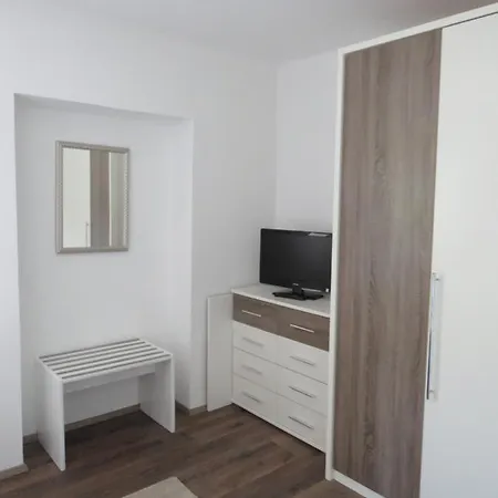 Sportpension Strobl Apartment Millstatt